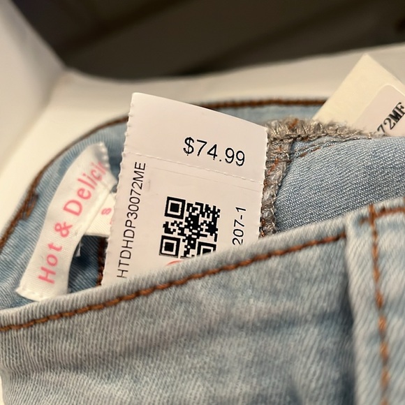 Jean shorts with rhinestones - Picture 4 of 4